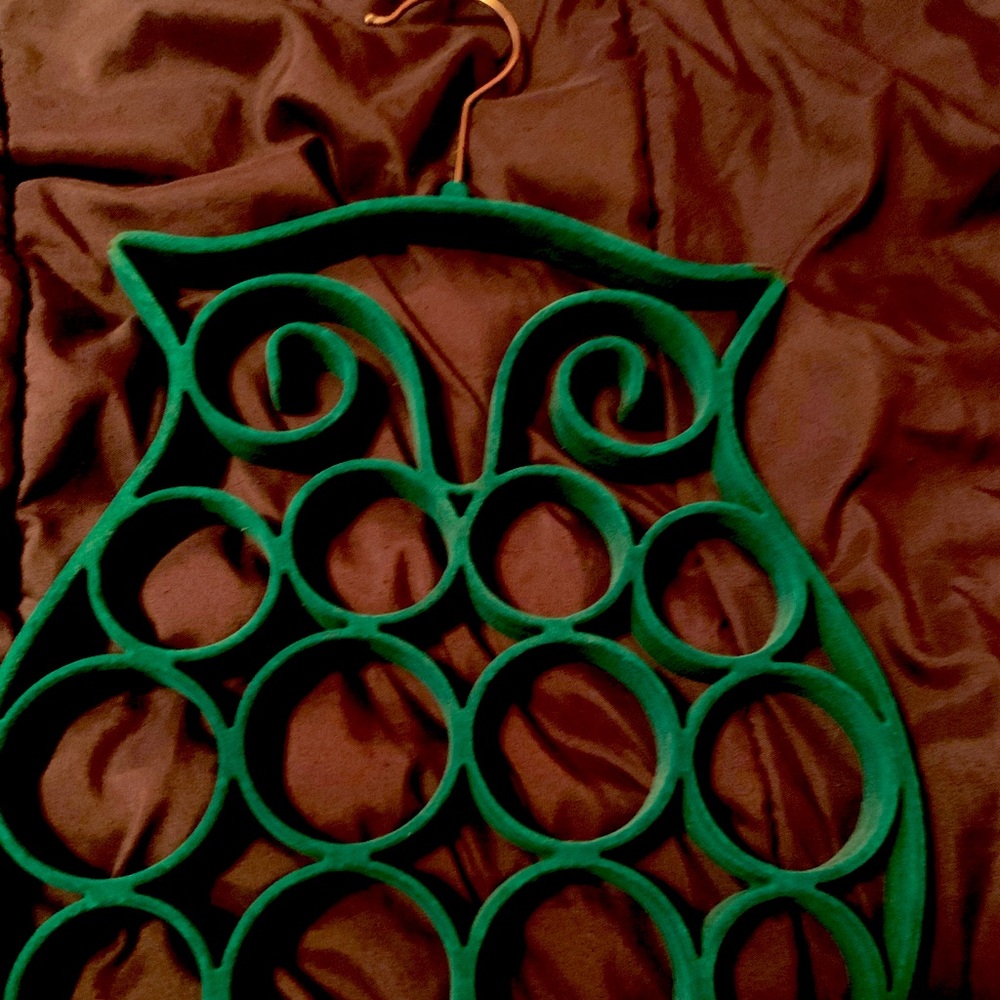 L🦉Green Owl Scarf Holder